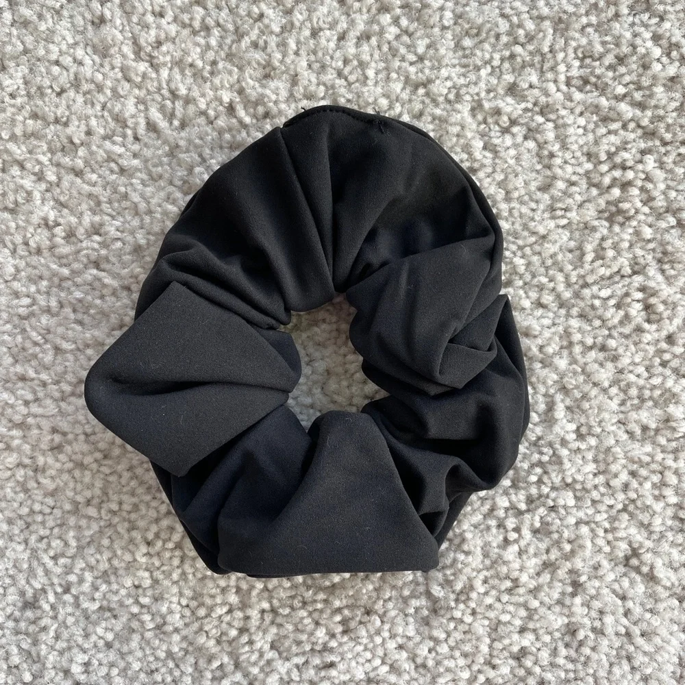 Buffbunny Onyx Black Butter Scrunchie - NEW Hair Accessory Workout Active